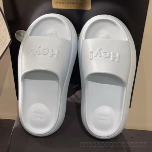 ใหม่สุภาพสตรี Flip-Flops แฟชั่นตัวอักษรภาษาอังกฤษสวมใส่ด้านนอกหนา Soled รองเท้าแตะเพิ่มความสูงรองเท้าแตะ
